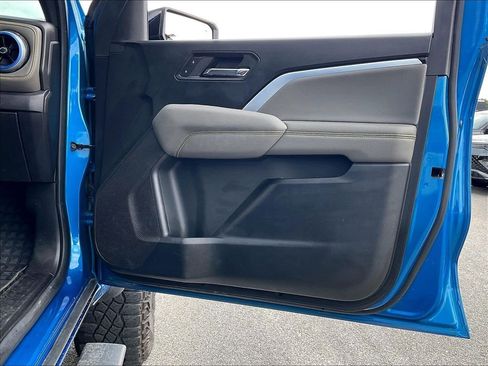 Used 2023 Chevrolet Colorado ZR2 w/ ZR2 Convenience Package III AWD/4WD image 11