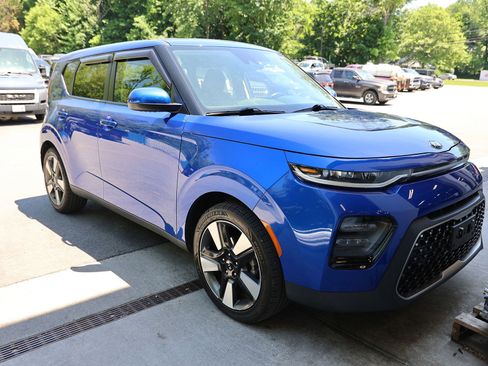 Used 2020 Kia Soul EX w/ Option Group 015 FWD image 1
