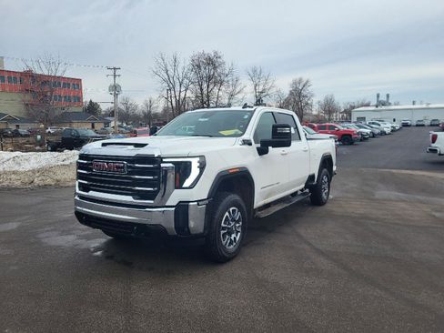 Used 2024 GMC Sierra 2500 SLE w/ SLE Value Package; image 7