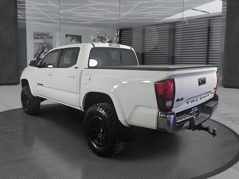 Used 2021 Toyota Tacoma SR5 AWD/4WD image 7