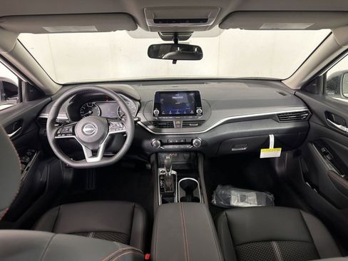 New 2025 Nissan Altima 2.5 SR image 4