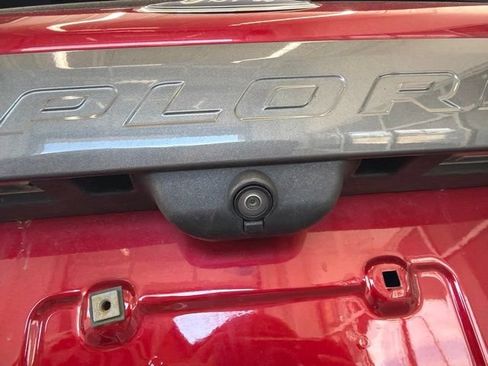Certified 2021 Ford Explorer XLT w/ Equipment Group 202A AWD/4WD image 7