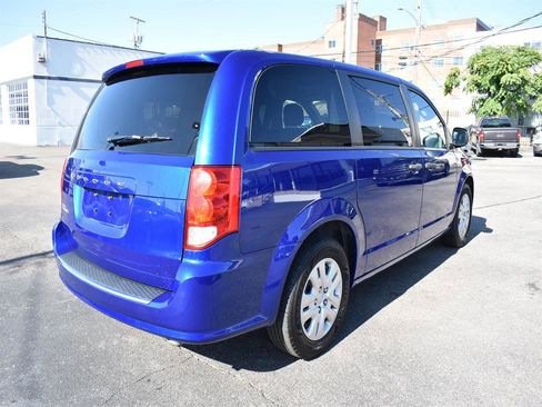 Used 2020 Dodge Grand Caravan SE w/ UConnect Hands-Free Group image 8
