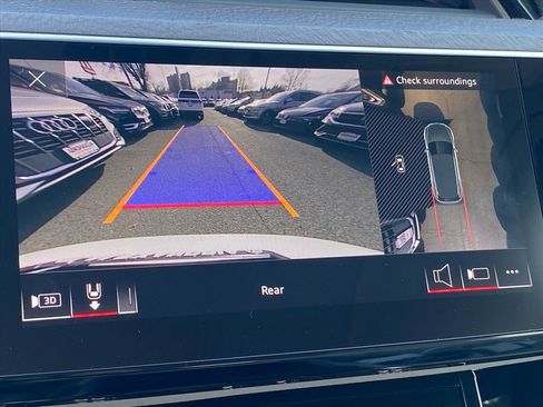 Used 2022 Audi e-tron Premium w/ Convenience Plus Package image 17