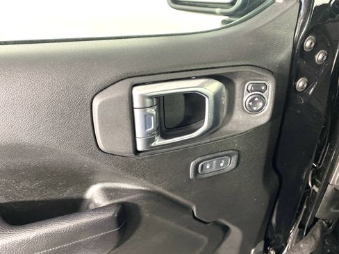 Used 2023 Jeep Wrangler Unlimited w/ Cold Weather Group AWD/4WD image 15