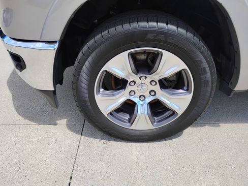 Used 2022 RAM 1500 Laramie AWD/4WD image 30