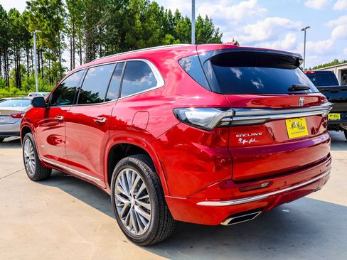 Used 2025 Buick Enclave Avenir w/ Trailering Package, 5000 lbs. FWD image 4