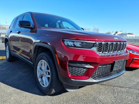 Used 2024 Jeep Grand Cherokee Laredo X w/ Luxury Tech Group I image 1