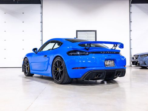 Used 2022 Porsche 718 Cayman GT4 RWD image 6
