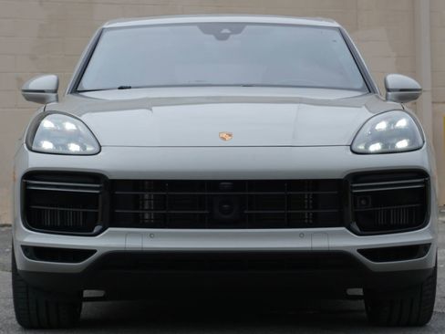 Used 2020 Porsche Cayenne Turbo S AWD/4WD image 2