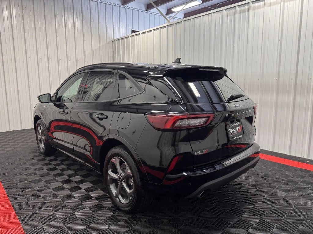 Used 2024 Ford Escape ST-Line w/ Tech Pack #1 AWD/4WD image 3