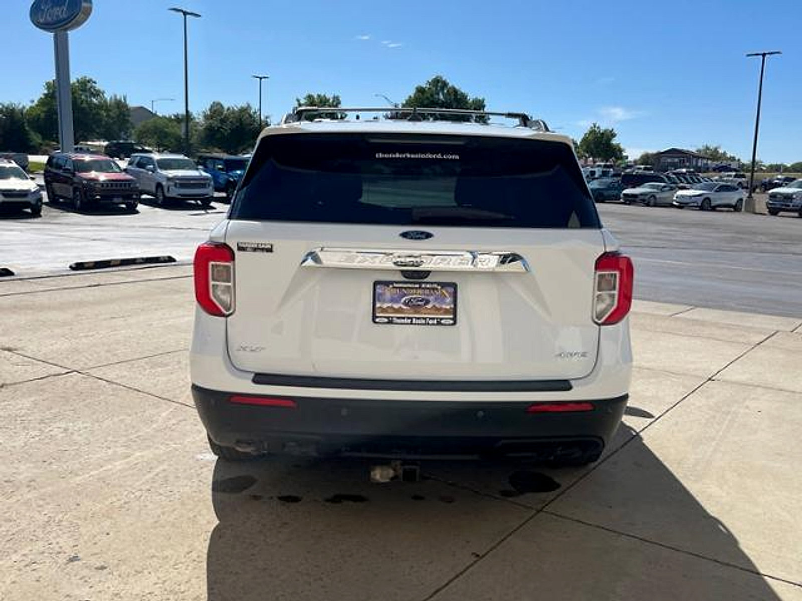 Used 2022 Ford Explorer XLT AWD/4WD image 6