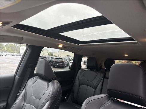 Certified 2025 INFINITI QX60 Luxe image 21