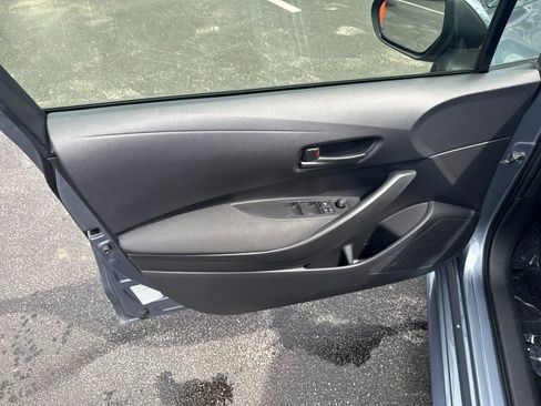 Used 2025 Toyota Corolla LE FWD image 11