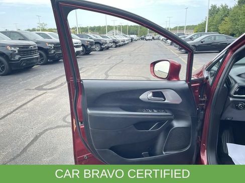 Used 2019 Chrysler Pacifica Touring Plus w/ S Appearance Package FWD image 22