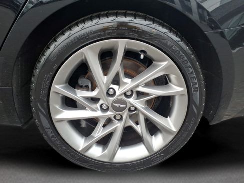 Used 2022 Genesis G70 2.0T AWD/4WD image 18