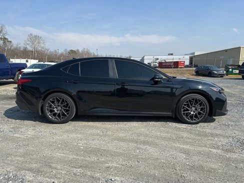 Used 2025 Toyota Camry SE image 6