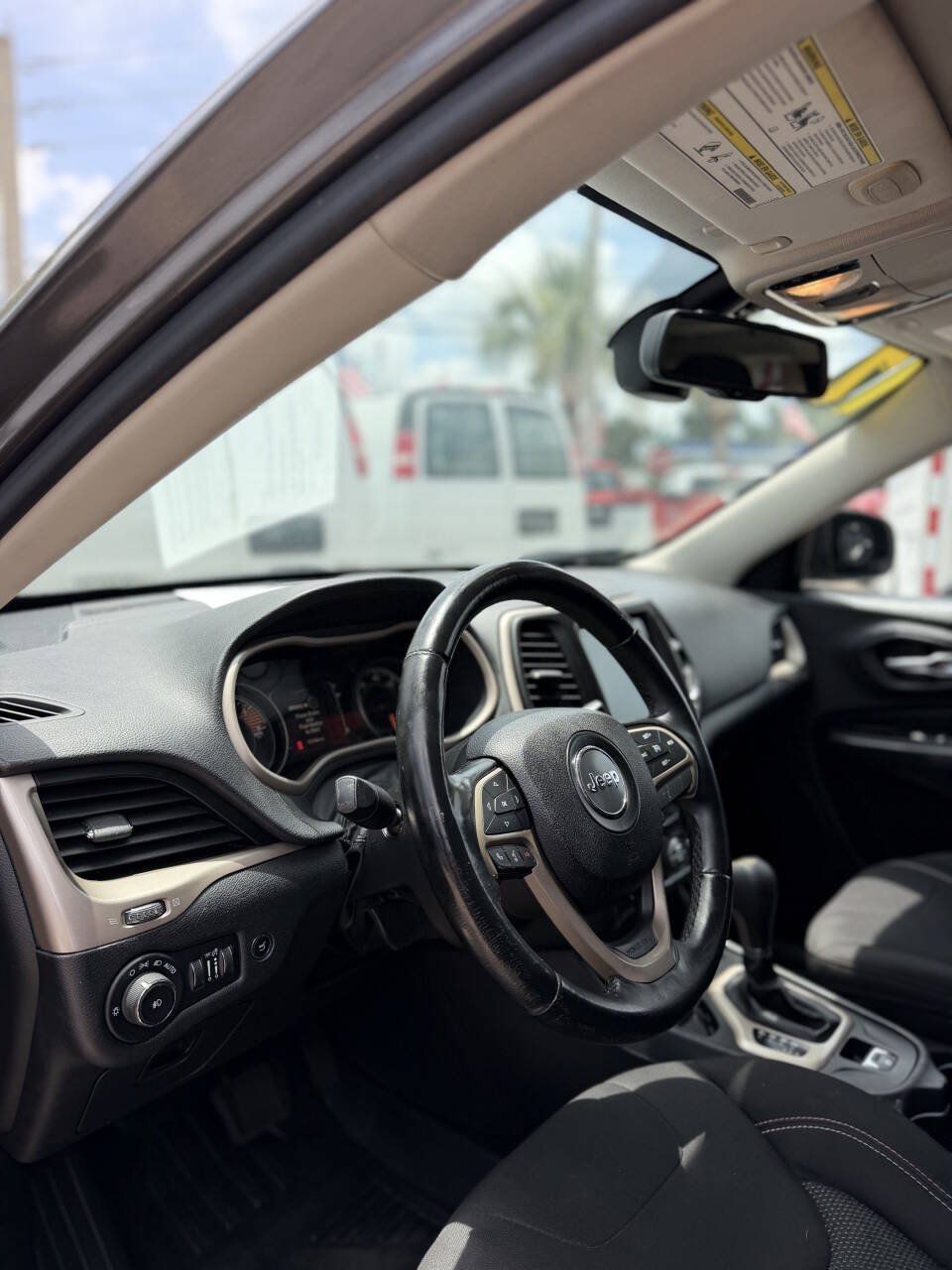 Used 2017 Jeep Cherokee 75th Anniversary FWD image 15