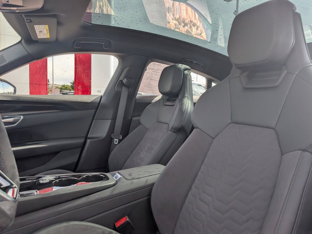 Used 2022 Audi e-tron GT Prestige w/ Prestige Package AWD/4WD image 7