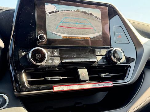 Used 2026 Toyota Highlander XLE image 27