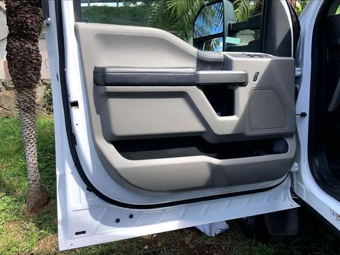 Used 2017 Ford F550 4x4 Regular Cab Super Duty image 26