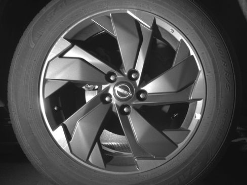 Used 2025 Nissan Rogue SV FWD image 15