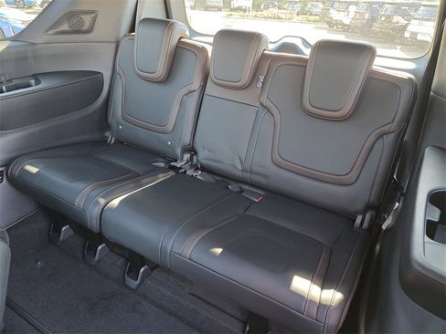 New 2026 Nissan Armada SL w/ Captain's Chari Seat Package image 15