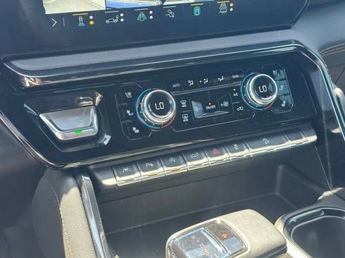 Certified 2023 GMC Sierra 1500 AT4 w/ Technology Package AWD/4WD image 24