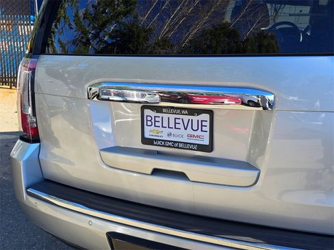 Used 2015 GMC Yukon Denali w/ Open Road Package image 15