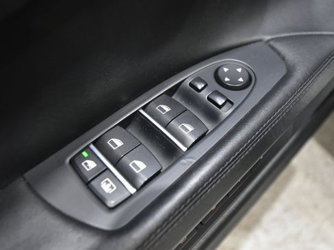 Used 2013 BMW 750i xDrive image 14