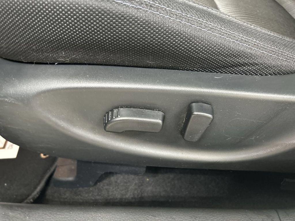 Used 2019 Nissan Maxima 3.5 S w/ Floor Mat Group FWD image 10