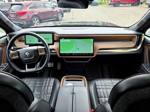 Used 2025 Rivian R1S Premium AWD/4WD image 11