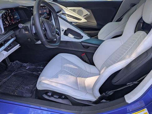 Used 2022 Chevrolet Corvette Stingray Premium Conv w/ Z51 Performance Package image 13