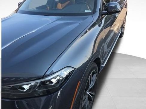 Used 2022 BMW X7 xDrive40i w/ M Sport Package AWD/4WD image 2