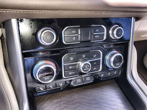 Used 2022 GMC Yukon Denali image 19