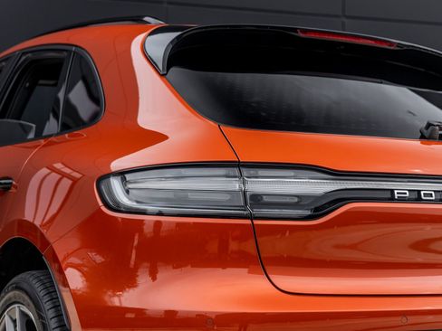 Certified 2022 Porsche Macan AWD/4WD image 14