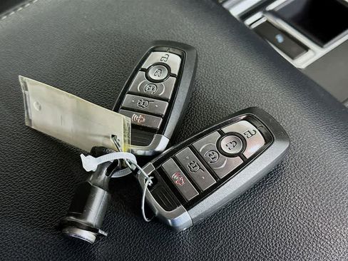 Certified 2022 Ford Expedition XLT image 22