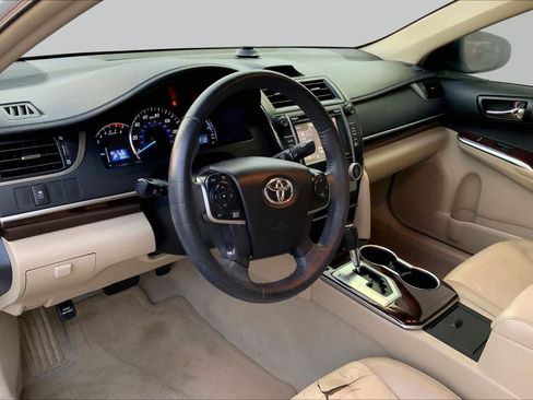 Used 2014 Toyota Camry XLE FWD image 16