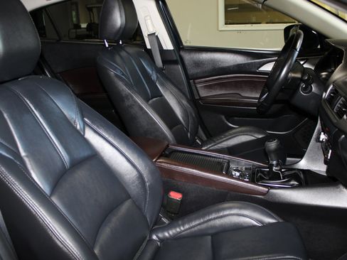 Used 2018 MAZDA MAZDA3 Touring image 20