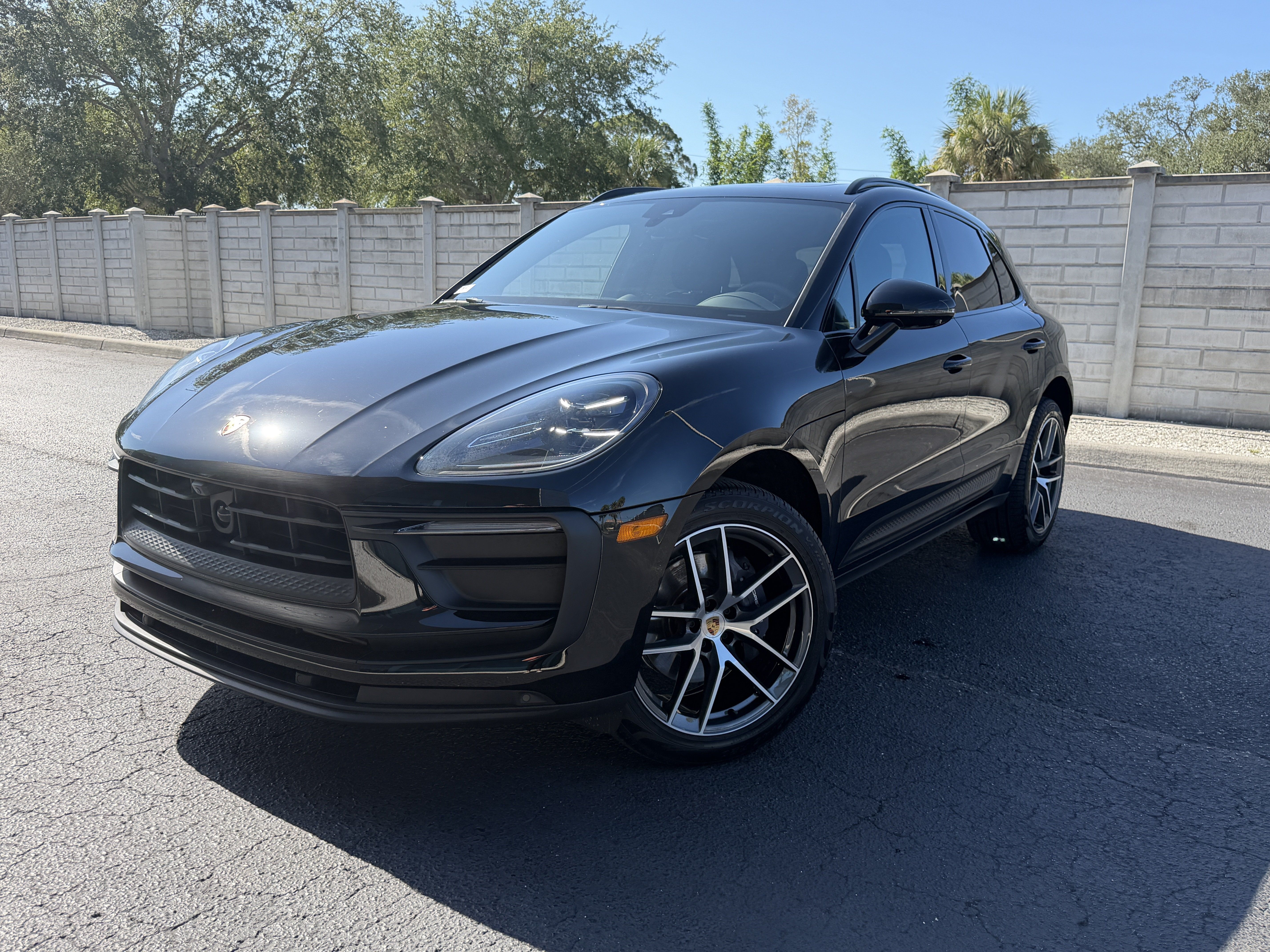 Certified 2026 Porsche Macan AWD/4WD image 1