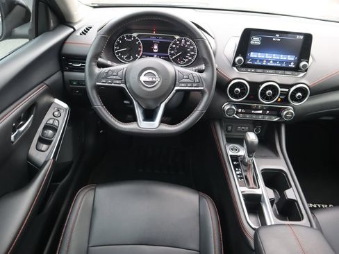 Used 2025 Nissan Sentra SR w/ SR Premium Package image 11