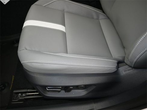 New 2026 Toyota Camry SE image 10