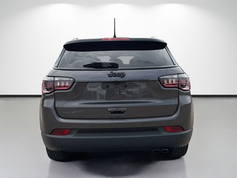 Used 2021 Jeep Compass Latitude image 4