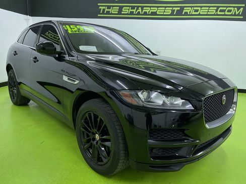 Used 2019 Jaguar F-PACE Prestige image 2