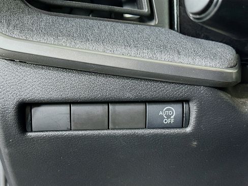 Used 2025 Nissan Kicks SV image 16