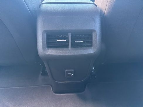 Used 2022 Chevrolet Equinox LT image 34