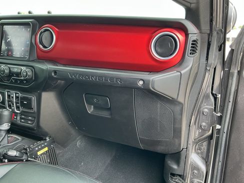 Used 2018 Jeep Wrangler Unlimited Rubicon AWD/4WD image 25