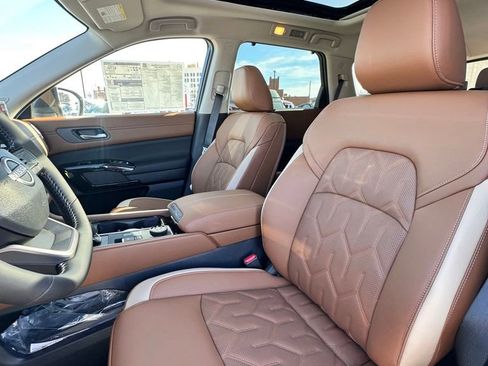 New 2026 Nissan Pathfinder Platinum w/ Cargo Package image 24