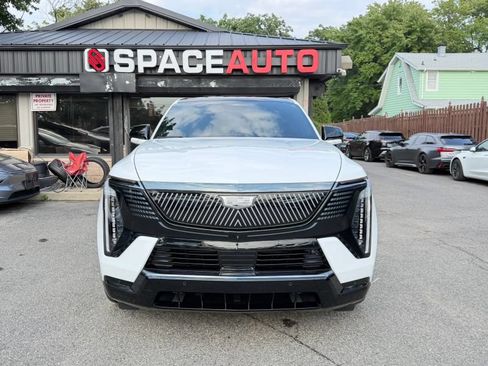 Used 2025 Cadillac Escalade IQ Sport 2 AWD/4WD image 2