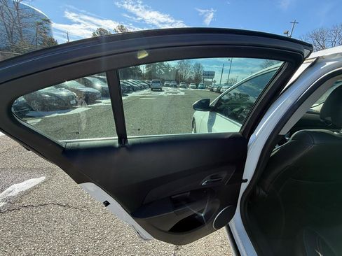 Used 2011 Chevrolet Cruze LTZ image 15